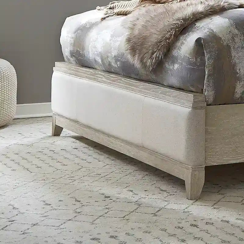Lit traîneau tapissé taupe délavé et champagne argenté – California King